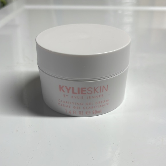 Kylie Skin Clarifying Gel Cream - Picture 2 of 7